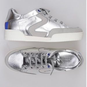Stella McCartney Sneakers‎ I Silver Sneakers with Red & Blue Heel Detail 🔴🔵